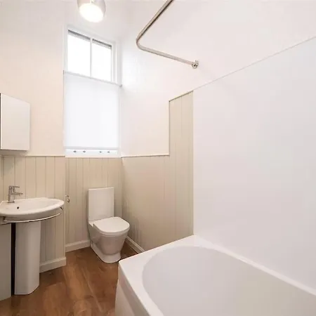 Beautiful & Bright 2 Bed Flat Murrayfield Edinburgh Exterior photo