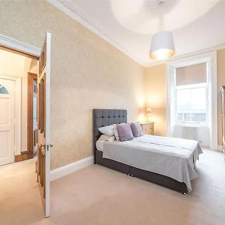 Beautiful & Bright 2 Bed Flat Murrayfield Edinburgh Exterior photo