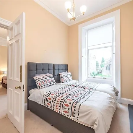 Beautiful & Bright 2 Bed Flat Murrayfield Edinburgh Exterior photo